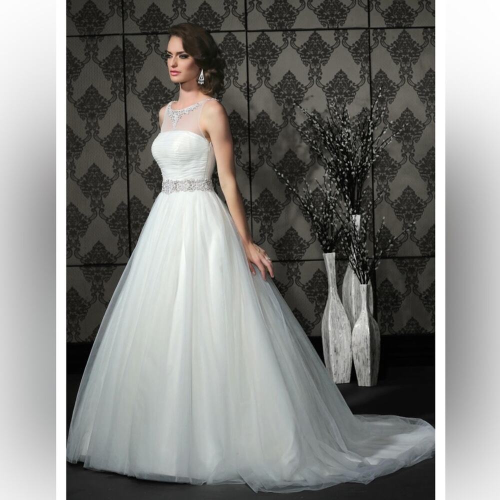 Sample gown Zurc for Impression bridal - Picture 2 of 16